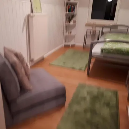 Haustierfreundliche Mit Garten Apartment